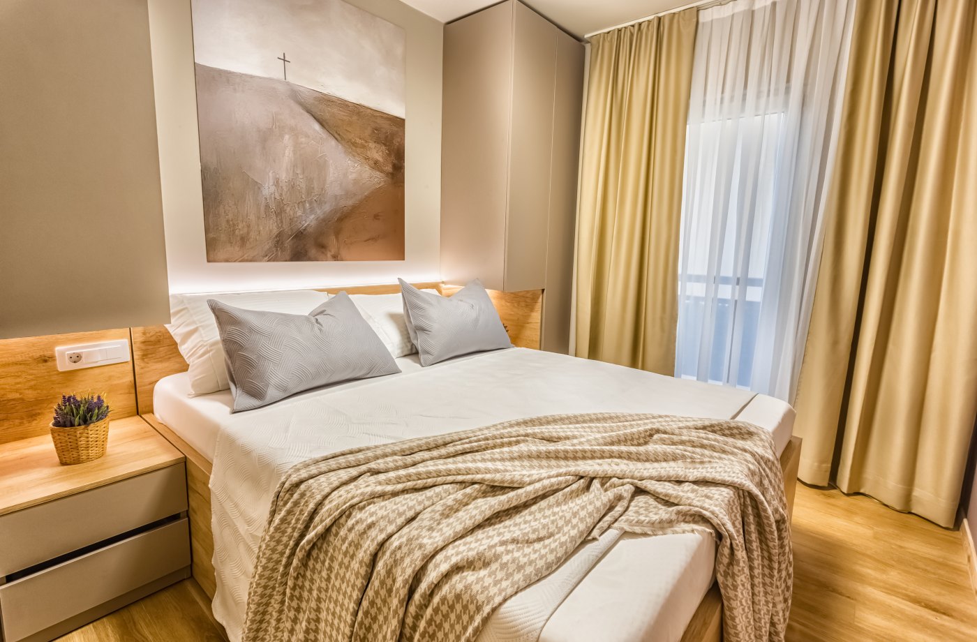 Apartman s 1 spavaćom sobom s balkonom s pogledom na grad